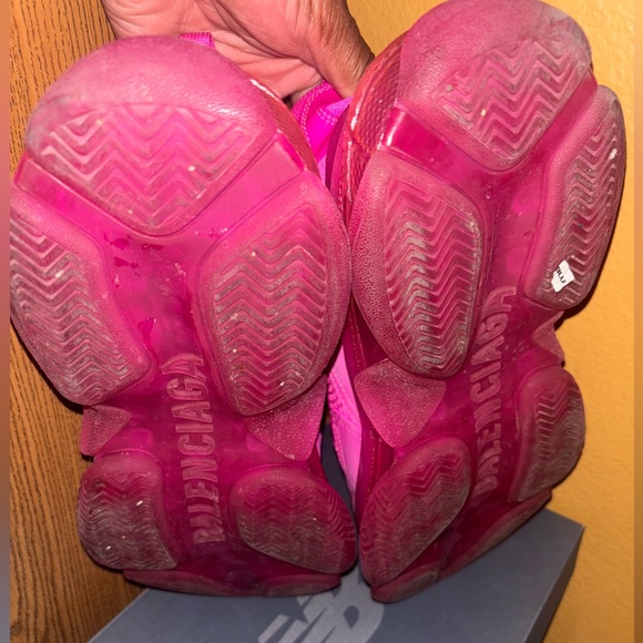 Sneakers - Picture 7 of 7